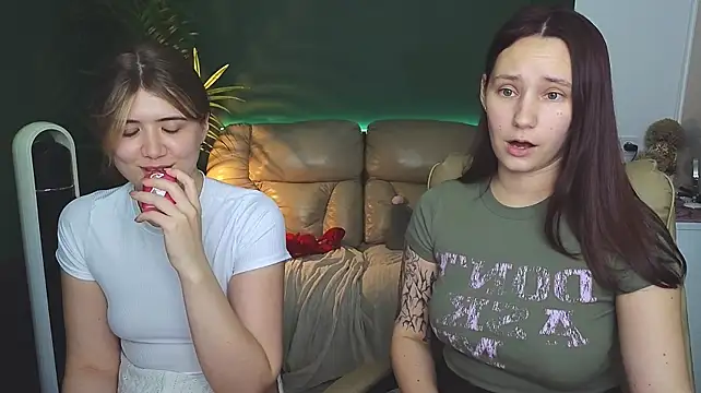 HotCaramellsTV - MASSAGE TITS+ :gift:4LT