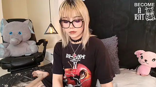 IvyBelle_ - Hug to marco 🕷