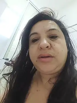 Dalila_Cobain - Show boobs, pinching nipple, Spit them