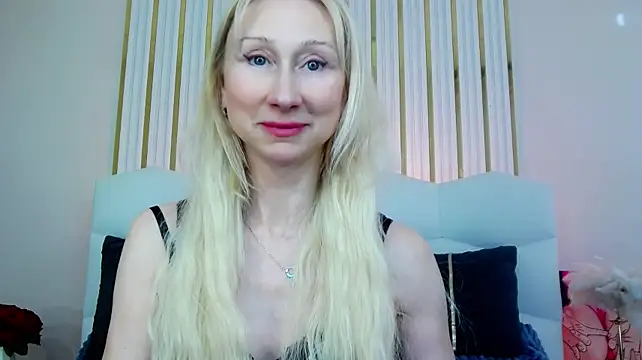 KissDreamm - 5 spanks on the ass in doggy style