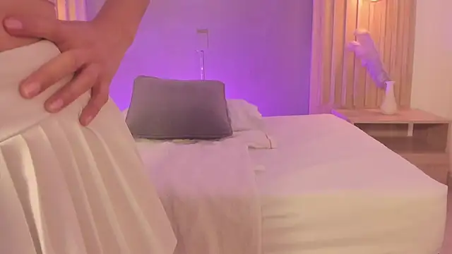 Carlina_15 - Squeezing my tits up close