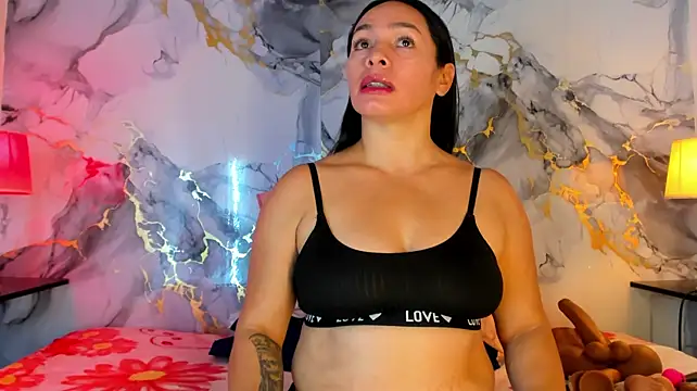LucianaMadura1 - control of the toy for 3 minutes