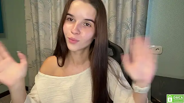 Juicy_Cutie - Dance with naked back