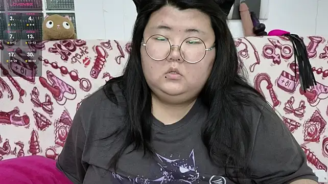Nadine_asian - first toy control of a day 111tkn lt