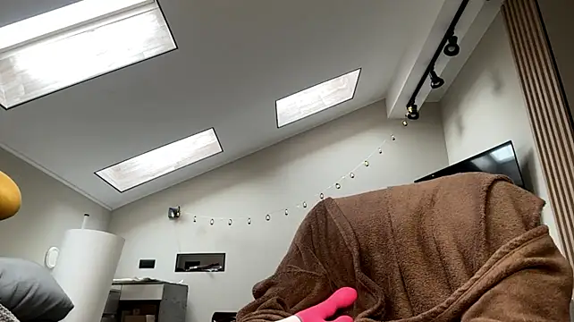Kissme_Kira - fingers inside me