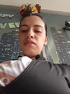 Nathaly_12 - Take off my thongs in public