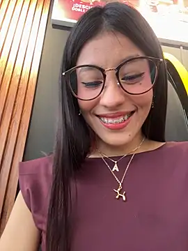 Alejandra_ospina - FUCK PUSSY UNDER TABLE + CREAM💦💦