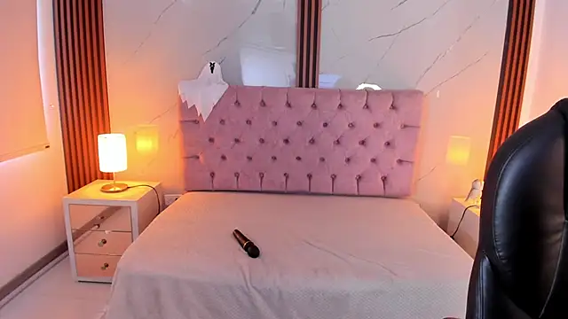 Julianaa_Castro_ - MISSIONARY AND RUB PUSSY FAST