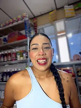Sammyqueenx21 - happy bhirtday boobs x 2 girls