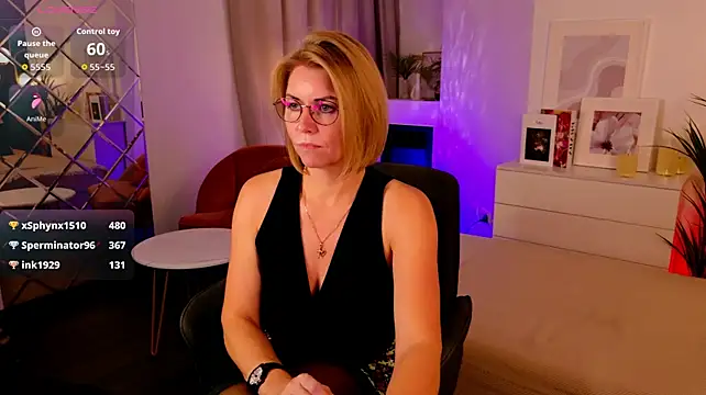 Annie_Light - tease you with skirt