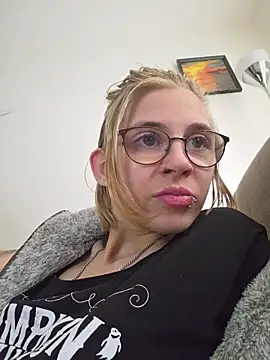 Badbitch_German_Badass - Sie ganz nackt 5 Minuten