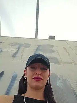 U_prolazu - Wear butt plug in public
