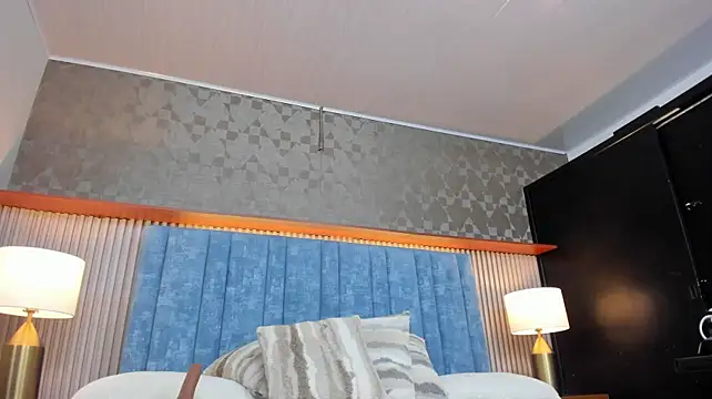 Susanne_milf - ⭐Take off my bra and spit on my tits