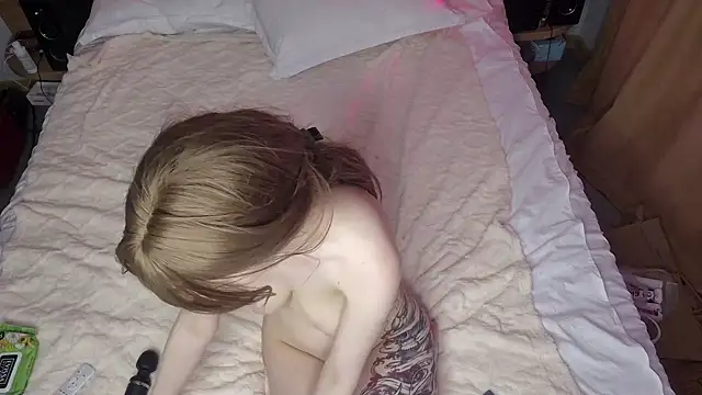 LynetHakes - Slap my breasts x20