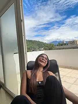 Amira_cute2 - Domi inside pussy +make me moan
