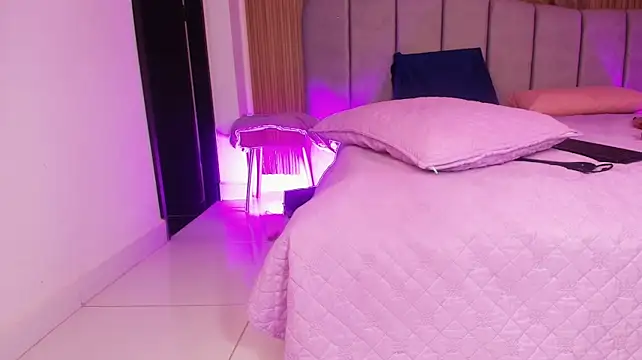 Val_daniiels - FCK PUSSY WITH DILDO PUSSY CREAM