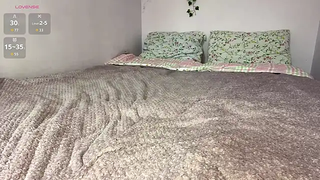 Lili_pup - Dildo rub wet pussy