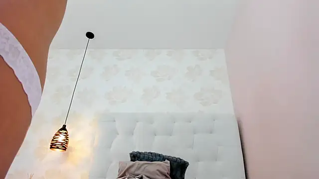 HANA_RUSSO - Squats off panty x8