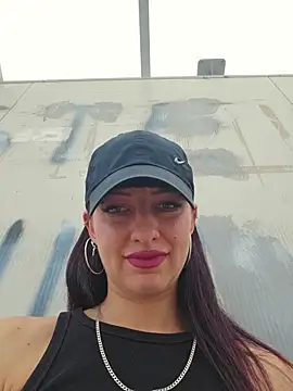 U_prolazu - Wear butt plug in public