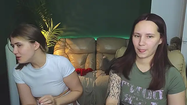 HotCaramellsTV - MASSAGE TITS+ :gift:4LT