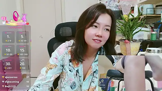 Sallycui - 裸体风一圈