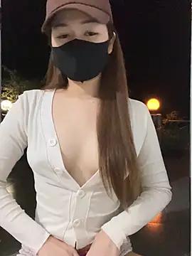 My_Melodyy - Make me pussy cum in public garden 🪴😈