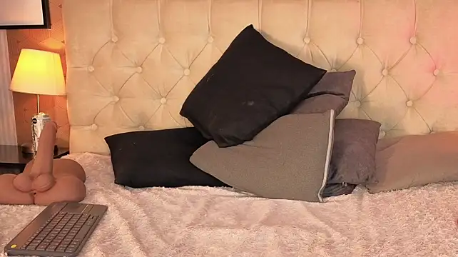Isabella_cherry69 - Spread legs+ rub pussy +contol lush 2mn