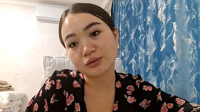PauletteFurtak - Tease my shirt