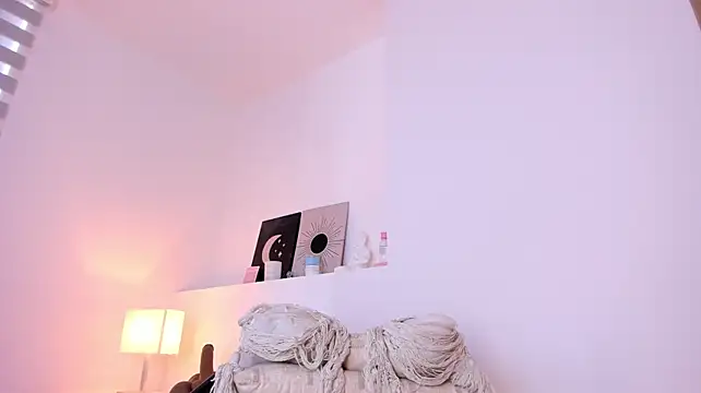 Nicolette_bale - fingerin pussy