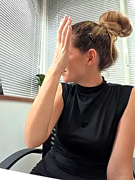 Lucie_mehott - SHOW GROUPE NUE + ORGASME + VIDEO SQUIRT