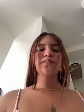 ViankaRose - OPEN LEGS