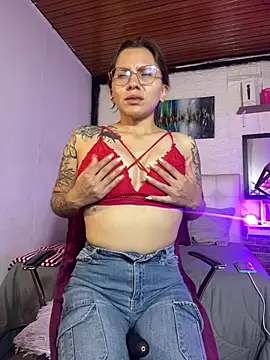 Karlamorris_ - plug anal + 1 finger in pussy