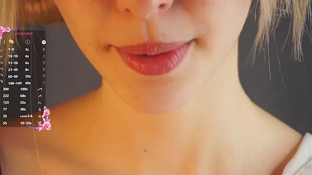 WilmaViesca - 💖Tease you and lick my naughty finger💖