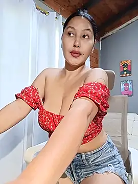 LaSelecta - SPIT My tits AND suck