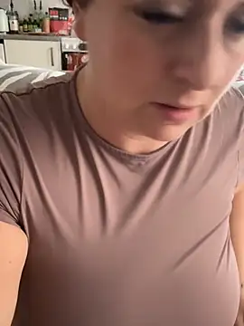 Poppyshaw_ - Boobs out 5 mins💋