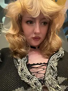 RonnieKiss - Completely naked