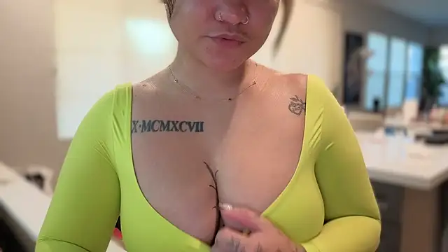 Momgoeswild - SQUUUUUIRT & SHOWER SHOW!