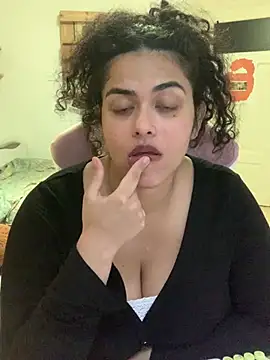 Curvydesifromgermany - Oil on tits