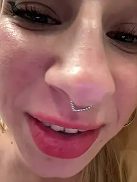 Michelle_lovique - HELP MY PUSSY SQUIRT AGAIN!!