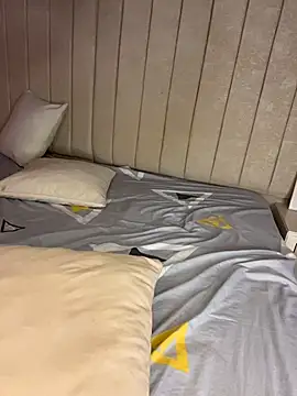 Littleolivia_ - my tits and look at camera