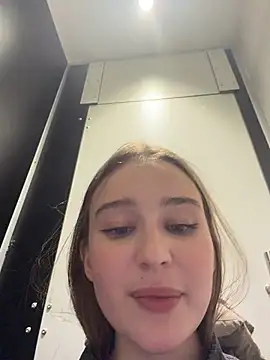 Mary_Sensory - 1 finger in pussy