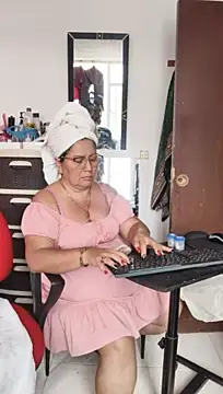 Brenda_Berck_ - open ass and smell finger