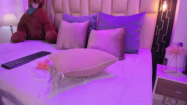 Chelsea_estel - 🍑Spanks Ass x 10🍑