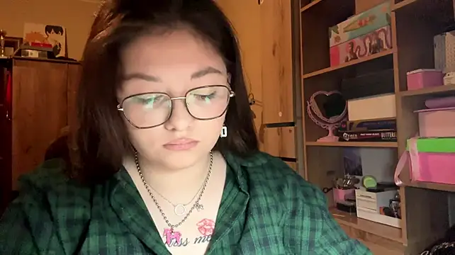ArianaHowk - Rub me cheeks