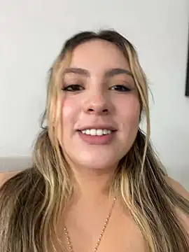 Cloee_Rainbow1 - Spanks ass x8 so hard for me 👋🍑🥵🔥