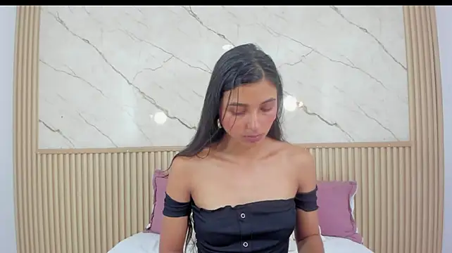 CeleGarcia - Watch me stick my fingers in my pussy