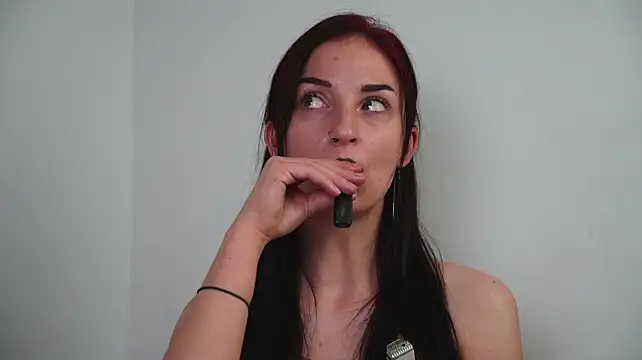 Tinyhannah - SQUIRTT