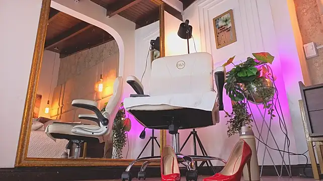 AlessiaLondon - Show off my amazing Boobs