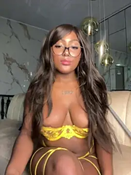 Emma_Dancer - My friend suck my titts