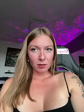 BunnyDiamond1 - Dildo in Pussy+2Videos last tip